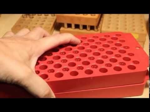 Лоток для патронов MTM Universal Reloading tray box red